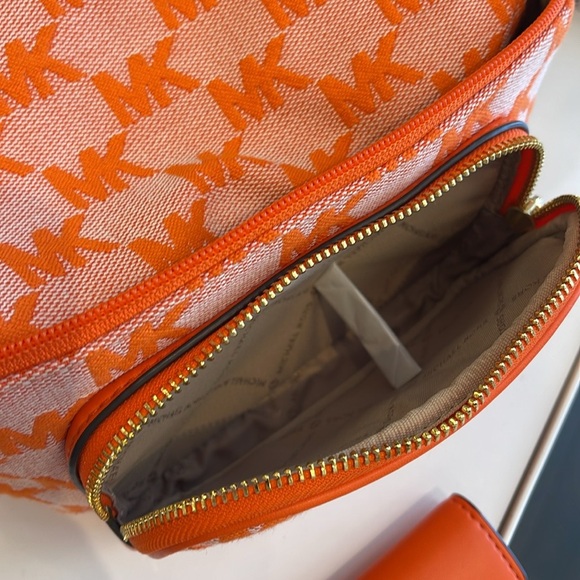 MICHAEL KORS
Maisie Large Logo 2-in-1 Sling Waist Fanny Pack Crossbody 
Poppy - Picture 11 of 16